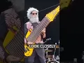 Download Lagu The bassist of  ZZ Top uses a 17-string bass guitar