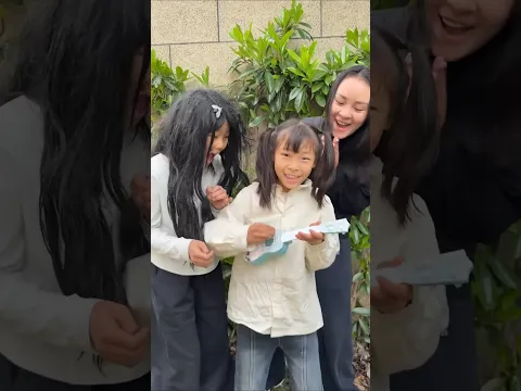 रिया को मिला सरप्राइज गिफ्ट! 😂 #Funny #Ria #Comedy #FunnyVideo #Shorts #ViralShorts