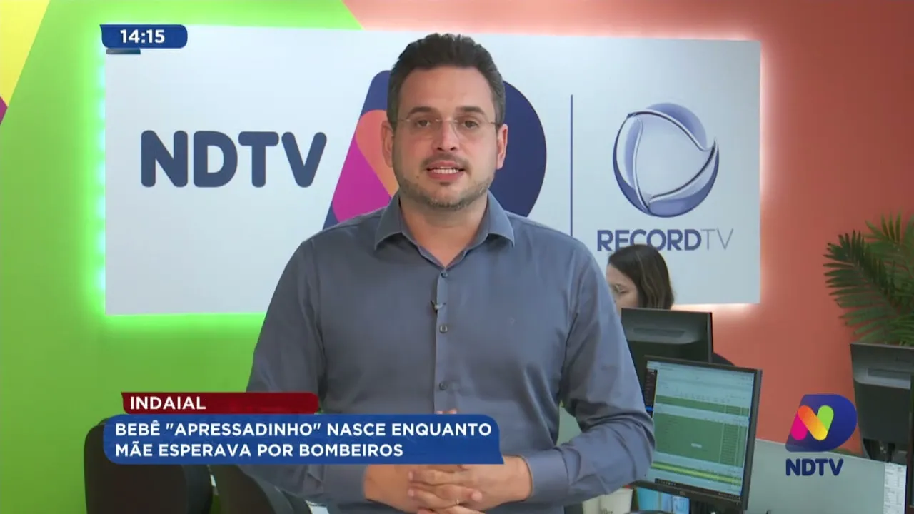 Bebê apressadinho nasce enquanto mãe esperava por bombeiros