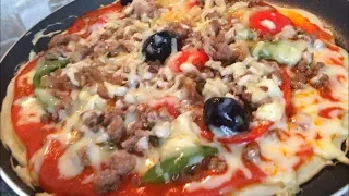 البيتزا السائلة في المقلاة  ألذ وأسرع بيتزا بدون عجن وبدون فرن  دندنها