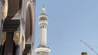 اذان الظهر من المسجد الحرام المؤذن محمد العمري يوم السبت ٢١ ٨ ١٤٤٢هـ 