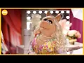 Lagu Miss Piggy talks 'The Muppet Show'