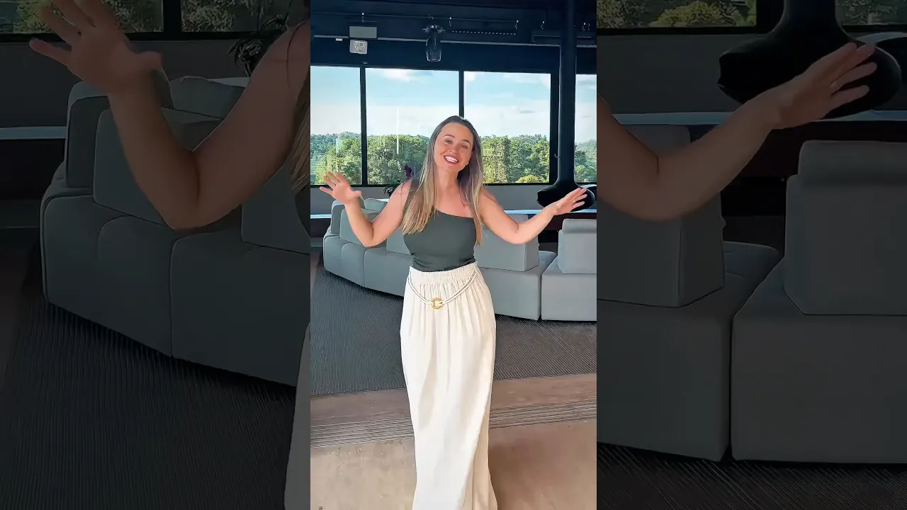 Video do Imóvel: Luxo e modernidade em Campos do Jordão. Com 11 suítes, heliponto, piscinas e até pista de boliche.