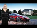 Lisa kudrow Lifestyle 2021 Net Worth Girlfriend Family Income Biography Cars House