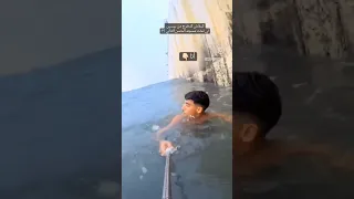 كيفاش كنخرج من بيسين لي تحت مسجد الحسن الثاني ولا كين لي كيسميها  تقبة   اسماك  تعلم  طريقة  البحر دندنها
