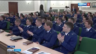 Сотрудники областной прокуратуры наградили лучших журналистов региональных СМИ