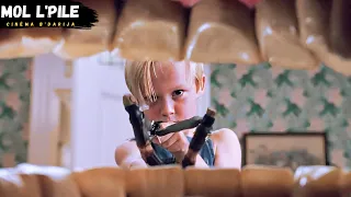 ولد مشاغب لا يستطيع أحد إيقافه  يقوم بمقالب في أناس الحي كلهم  لكنه يستطيع لوحده إمساك مجرم خطير     دندنها