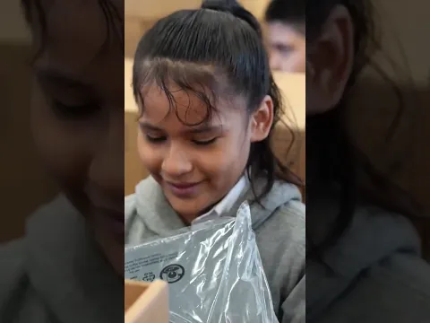 bukele entrega  paquetes escolares a todos los niños en el salvador #nayibbukele #elsalvador #tiktok