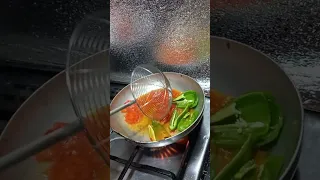 قولت ادلع نفسى بحاجه حرشه 