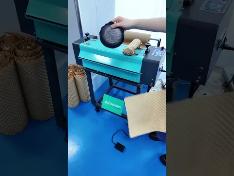Machine d'emballage avec broyeur de carton à division inégale. Divisez les matériaux selon vos besoins.