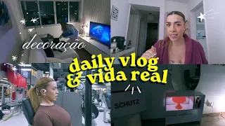 Daily vlog: Vida real acontecendo, redecorando meu apartamento e dia de gravação | SOS DEBB