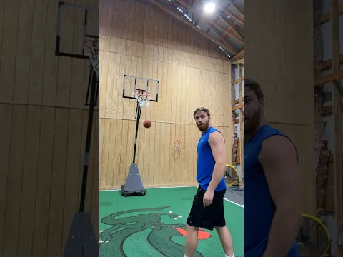 I tried Pete Maravich crazy pass… #basketball #passing #petemaravich