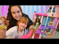 Download Lagu BARBiE MOViNG DAY!!  Dream House Makeover! new neighborhood \u0026 swimming pool! play pretend with Adley