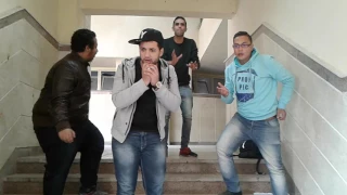 وانا وانا ماشى دندنها