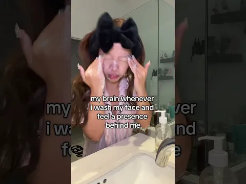 PEOPLE WHO GET SCARED WASHING THEIR FACE ?! 😭🙋🏻‍♀️