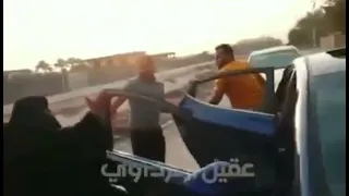 لقاء ام مع ابنها بعد فراق طويل بالسجن شاهد ماذا فعلت الام الله اكبر دندنها