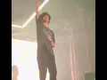 matty healy slapping himself with a microphone