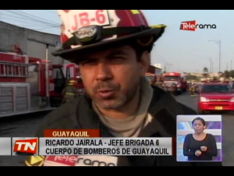 Incendio destruyó empacadora de pescado