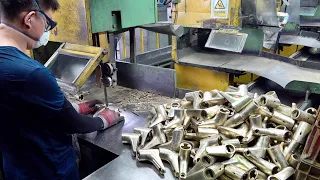 عملية الإنتاج الضخم لمصنع صنبور يبلغ من العمر    عام ا  كيفية عمل صنبور الماء الكوري دندنها