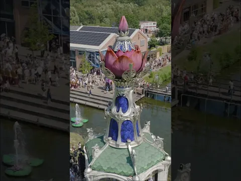 A glimpse of Tomorrowland from above.