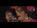 La Santa Cecilia - Amar Y Vivir (En Vivo Desde La Ciudad De México, 2017) ft. Comisario Pantera