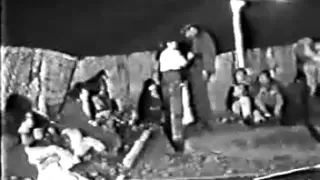 عدي صدام حسين امام للمصلين بصلاة جماعة                    دندنها