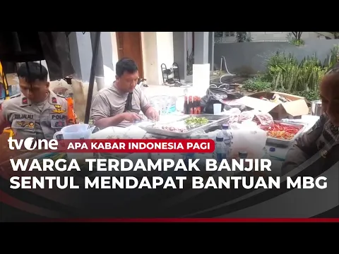 Pascabanjir Dua Meter Sentul, Personil Brimob Bantu Warga Terdampak