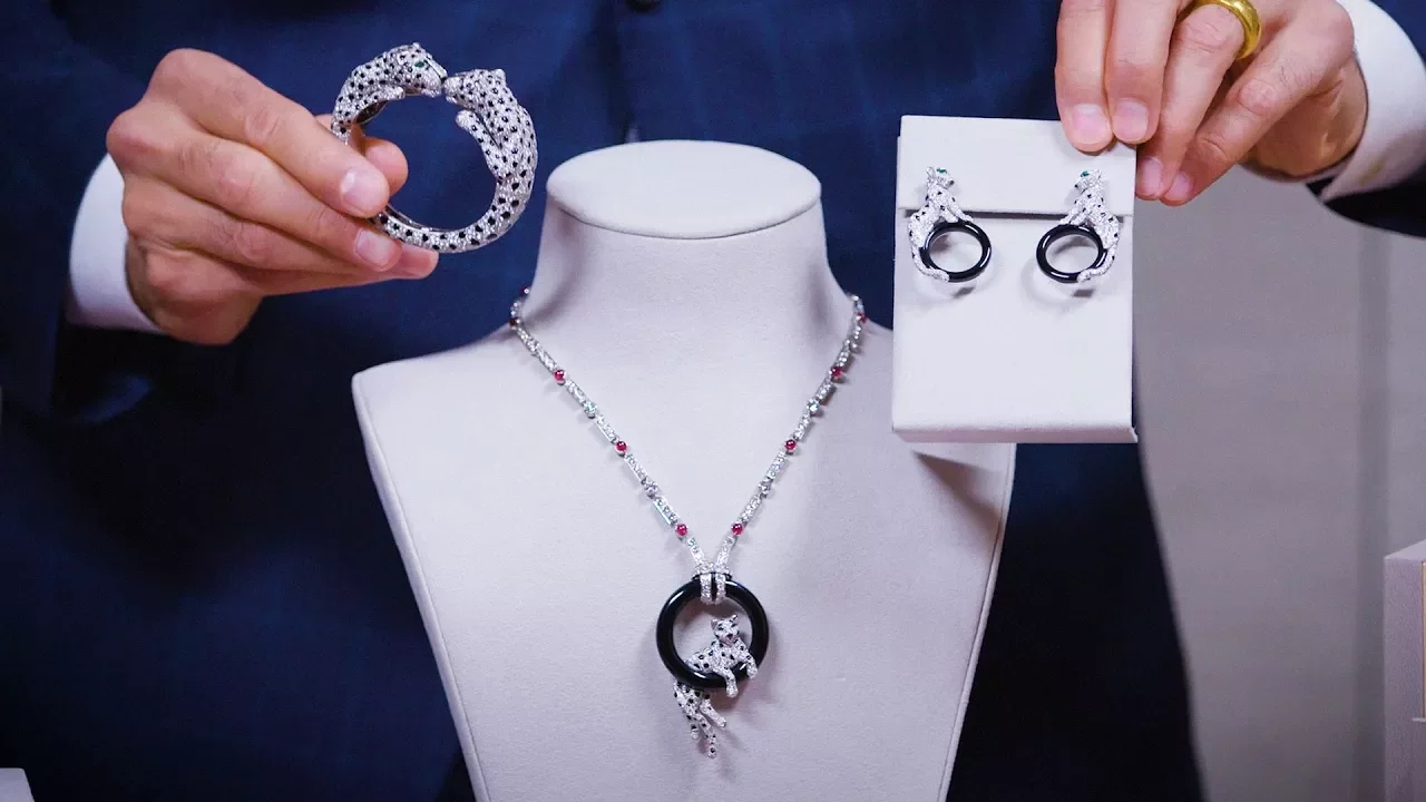 5 Jewelry Pieces Every Classic Minimal Woman Should Own