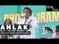 Download Lagu RHOMA IRAMA \u0026 SONETA GROUP - AHLAK (LIVE AT STADION SERASAN SEKATE, MUBA)