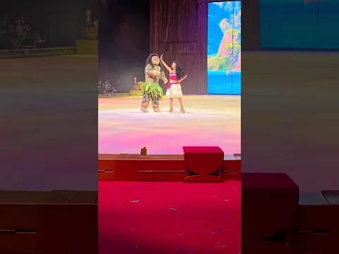 Moana Follows the Stars… Then Maui Touches Her Hand! 🥹🌟