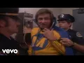 Download Lagu Johnny Cash - The Chicken in Black (Official Video)