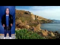44 Чорнії брови, карії очі