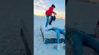 تيك توك علي مهرجان امك الة مخربشا صدرها علشان المحضر يفوز دندنها