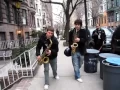 Download Lagu Dueling Saxophones, perfect NYC street music