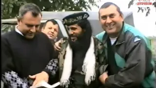 القائد خطاب يسلم الأس رى لذويهم 