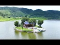 Download Lagu Op een eiland in Guizhou is een houten huis met twee verdiepingen ontdekt. Het is zo mooi.
