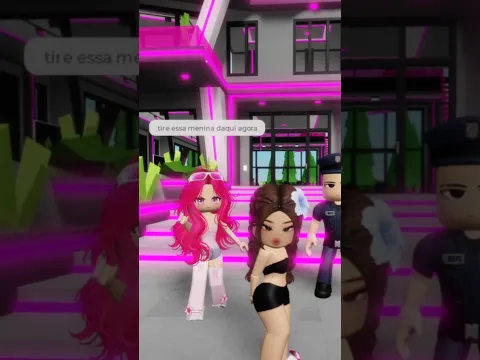 Ela me expulsou da festa por não usar skin rosa #roblox