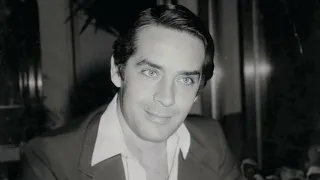 ك ل   شيء  م ن  ح ب يب ي ح س ن      ل ا أر ى م ثل  ح ب يب ي ف ي ال و ر ى دندنها