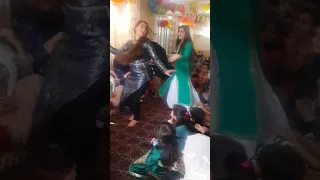 Afghani Mast Dance افغاني مست ډانس حيران به ورته پاتى شى 