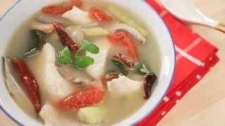 Download Tom Yum Soup w/ Fish Recipe ต้มยำปลา - Hot Thai Kitchen! MP3