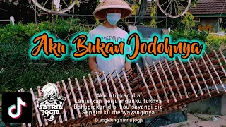 Download AKU BUKAN JODOHNYA versi angklung satria jogja MP3