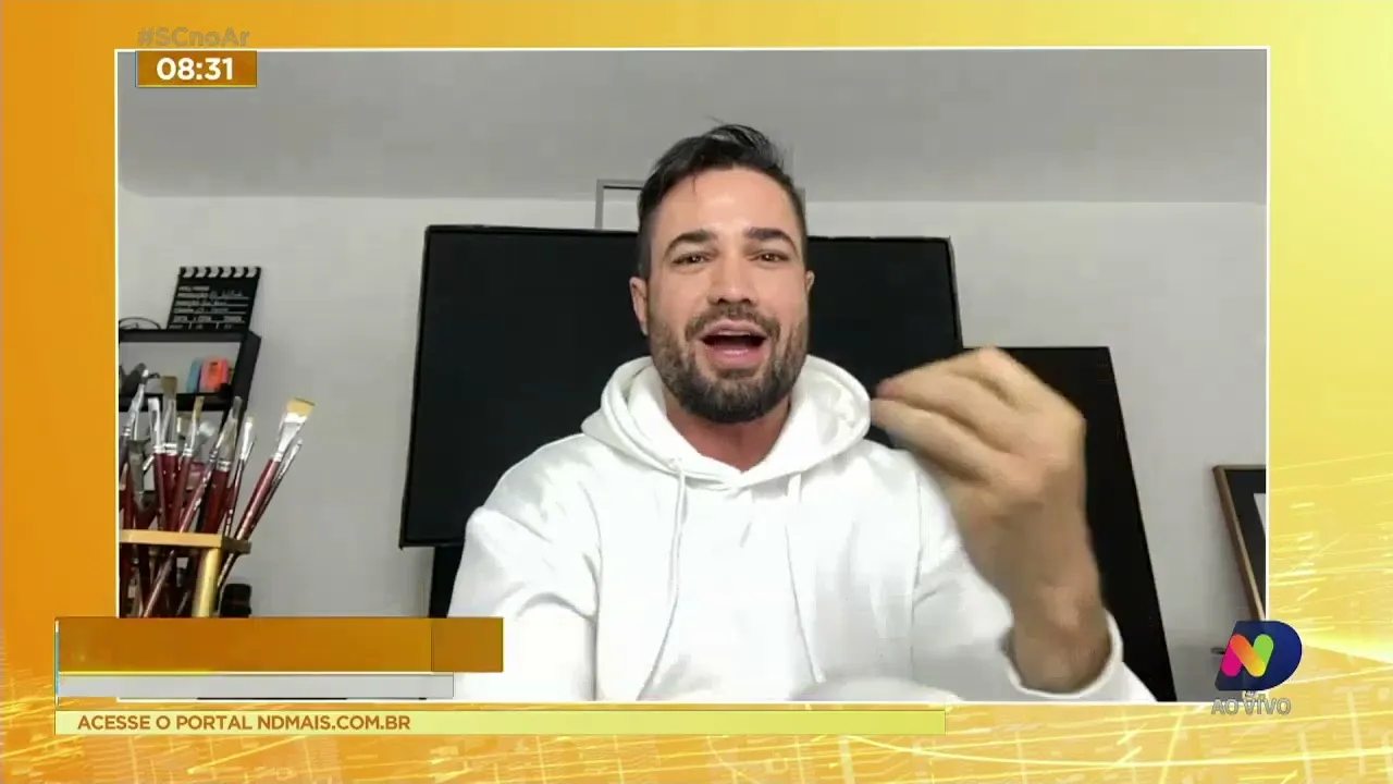 Artista plástico goiano Paulo Ricardo mora em Florianópolis há 16 anos