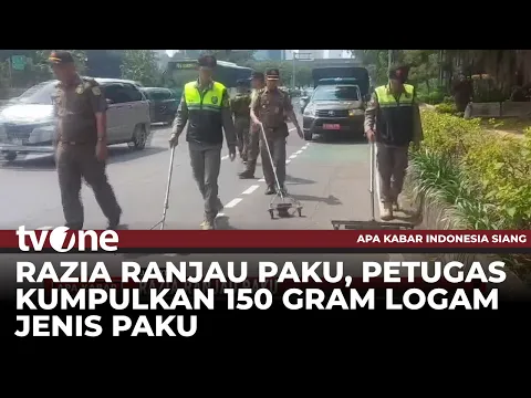 Satpol PP Jakarta Pusat Razia Ranjau Paku di Sepanjang Jalan Gatot Subroto