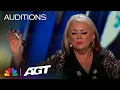 Download Lagu Mandy Muden: The hilarious magician who will make you BELIEVE in magic! | Auditions | AGT 2023