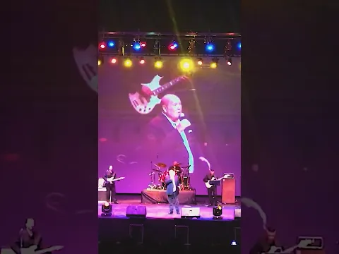 Siempre Estoy Pensando en Ella, un recuerdo en VIVO