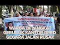 Download Lagu Warga di Langkat Geruduk Kantor DPRD Gegara Jalan Desa Rusak Puluhan Tahun