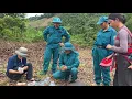 Download Lagu The police officially bought the land and gave it to Ly Tieu Ca as the owner.