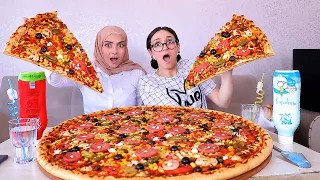 عملنا أكبر بيتزا منزلية 😋انفجرنا من الأكل 😩