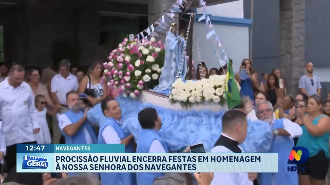 Procissão fluvial encerra festas em homenagem á Nossa Senho dos Navegantes