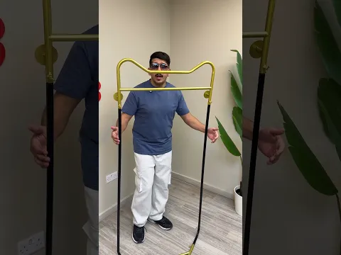 علّاقة الملابس الإسكندنافية بقاعدة مثلثة